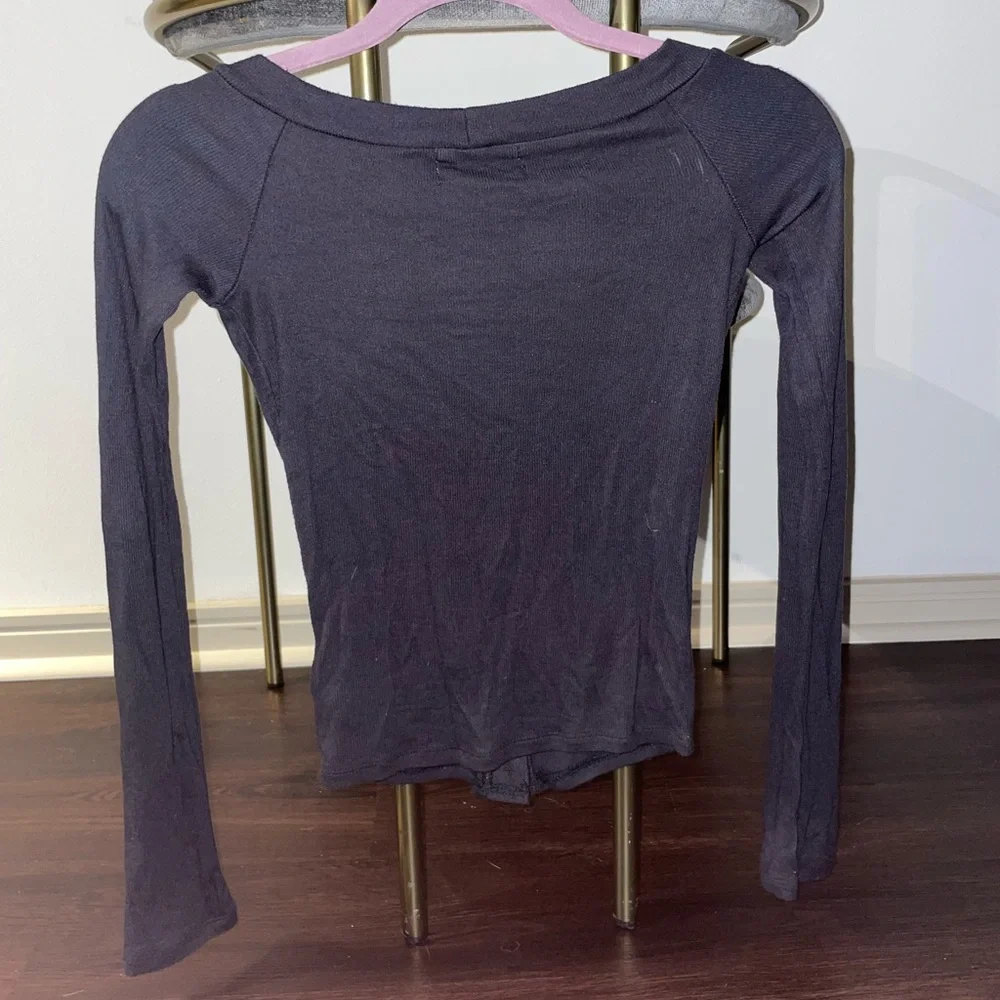 Black Urban Outfitters v-neck button top - Picture 2 of 2